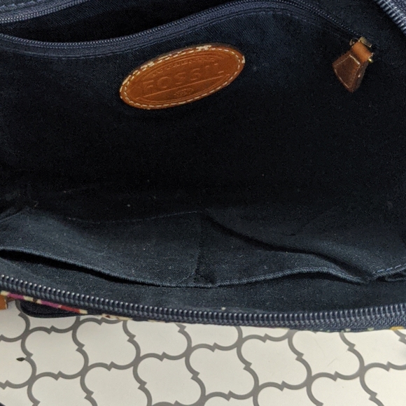 Fossil Keeper Crossbody - Picture 3 of 4